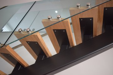 Frameless balustrade